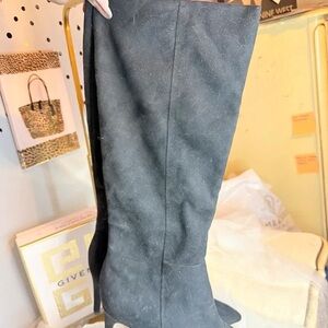 Chic Black Heeled Boots for Women